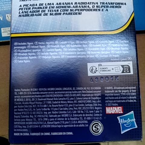 Hasbro Marvel Titan Hero Series Action Figure Spider-Man 30cm – Supereroe Classico Rosso E Blu, Giocattolo Per Bambini 4+ Anni